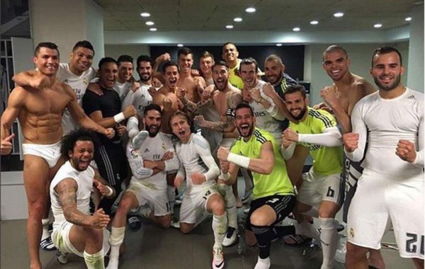 El festejo del Real Madrid en el vestuario del Camp Nou