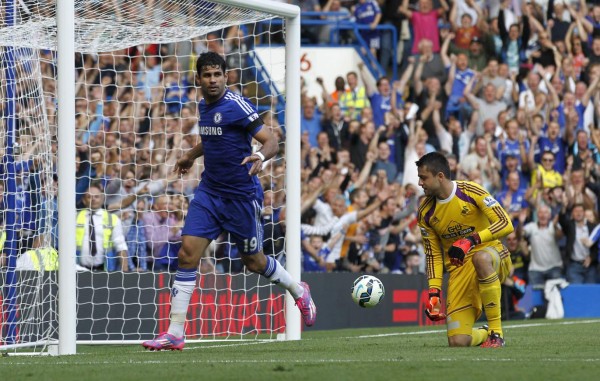 Diego Costa afianza el liderato del Chelsea con un triplete
