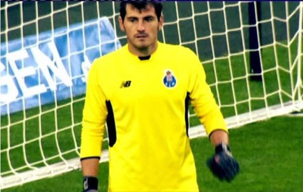 VIDEO: El tremendo error de Casillas en derrota del Porto