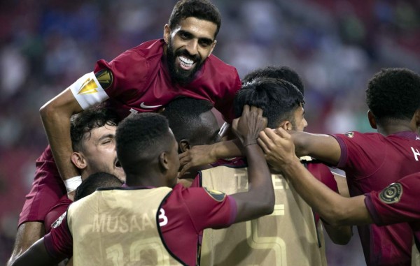La selección de Qatar se metió a semifinales de la Copa Oro 2021.