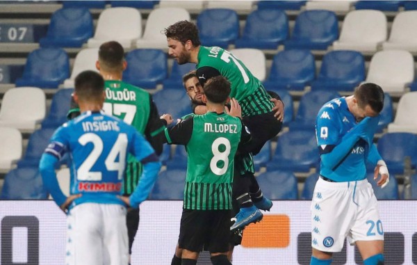 El Sassuolo frustra al Napoli en el último suspiro con un gol de penal