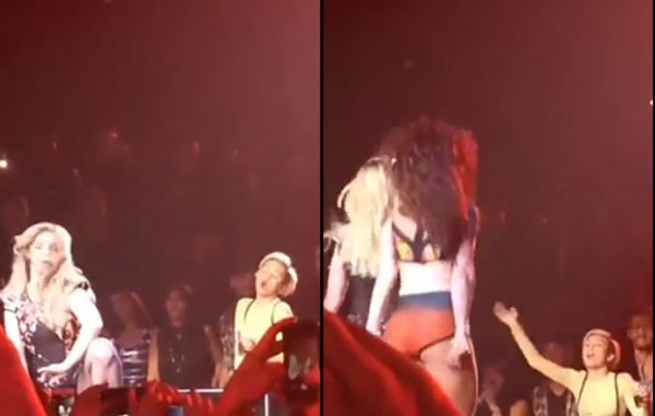 El beso lésbico de Miley Cyrus en show de Britney Spears