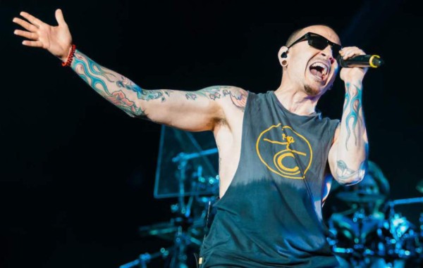 Lanzan tema inédito del fallecido Chester Bennington, vocalista de Linkin Park