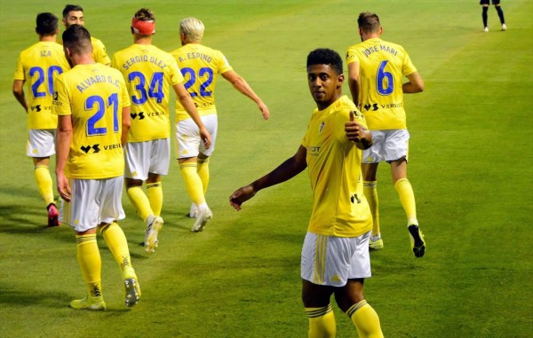 'Choco' Lozano, en armonía con el gol en el Cádiz y directo a Primera