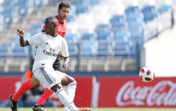 Video: Vinicius Jr. se luce con golazo en el Real Madrid Castilla
