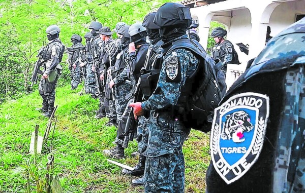 Alerta de búsqueda a nueve agentes Tigres prófugos  