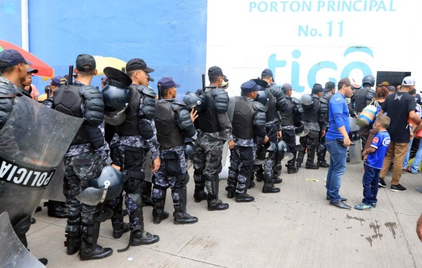 Policía Nacional resguarda el estadio Nacional de cara a la final