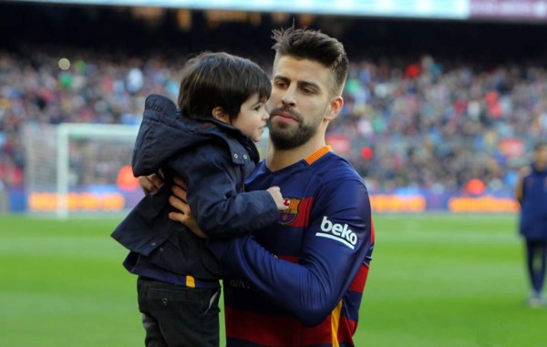 Hijo de Piqué es fan de un crack del Real Madrid y hasta tiene su camiseta