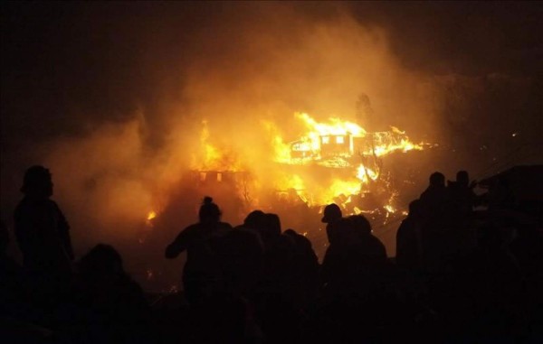 3,000 evacuados y unas 500 casas destruidas deja incendio en Chile 