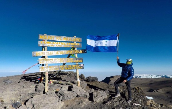 Alpinista hondureño sube 2 de las 7 cumbres del mundo