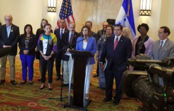 Nancy Pelosi: 'Venimos a promover la seguridad, gobernanza y prosperidad'