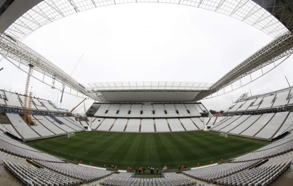 Estadio de la inauguración del Mundial es entregado con obras pendientes