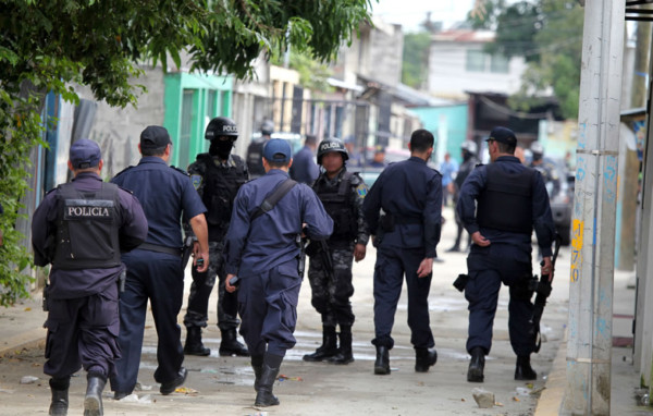 Tres muertos deja balacera entre policías y pandilleros en San Pedro Sula