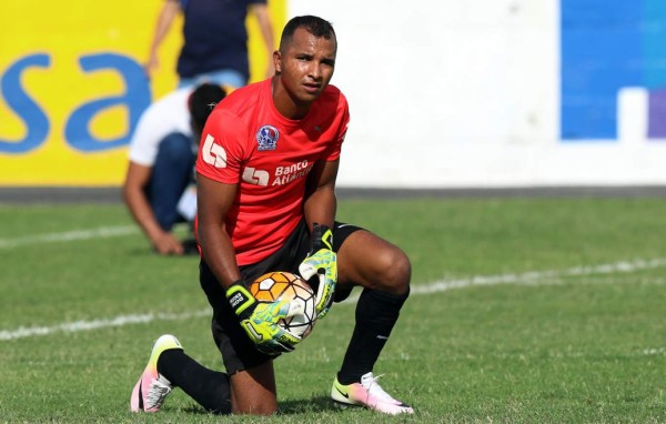 Donis Escober ahora es el tercer portero del Olimpia