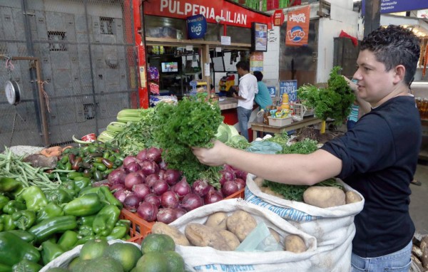 Pronostican devaluación de 6% para el final del año