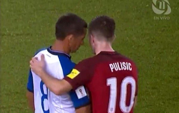 VIDEO: Oliver Morazán le pidió la camisa a Christian Pulisic