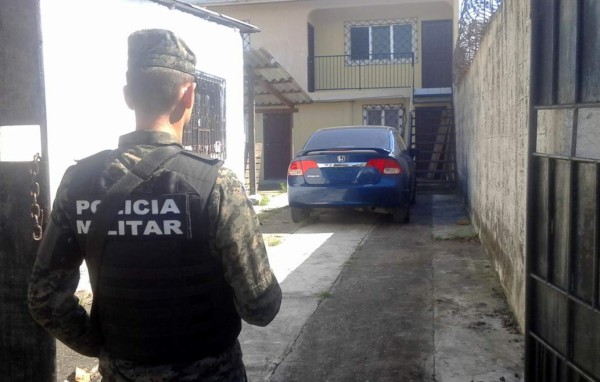 Encuentran carro vinculado a banda de asaltantes en San Pedro Sula