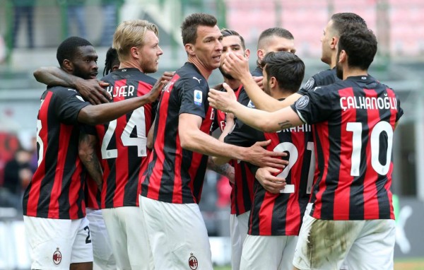 El AC Milan se impuso con sufrimiento en casa al Génova en la Serie A. Foto EFE
