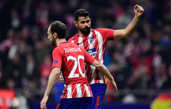 El Atlético golea y pone un pie en los cuartos de la Europa League