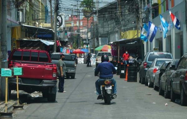 Anuncian regreso de las grúas por desorden vehicular en el centro