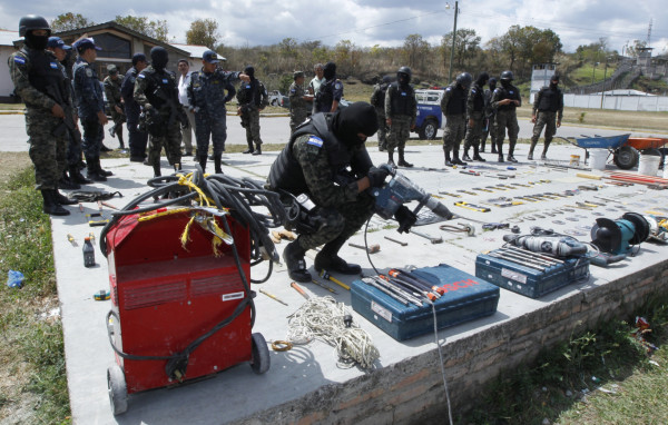 Herramientas para cavar un túnel hallan en cárcel de Honduras