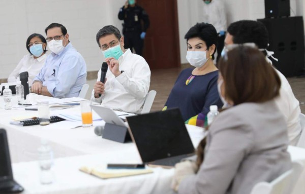 Vienen médicos cubanos para atender pandemia del coronavirus en la zona norte de Honduras