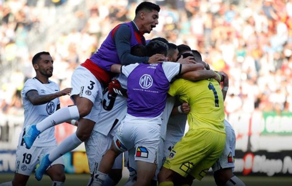 Guerra entre directiva y futbolistas del Colo Colo de Chile por rebaja salarial