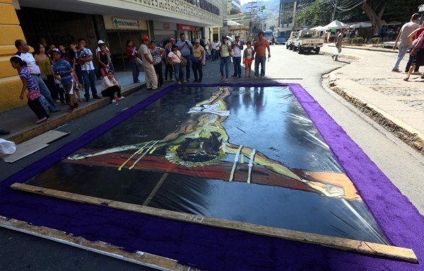 Comayagua, lista con sus alfombras para vivir la Pasión de Cristo