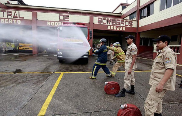 Bomberos, listos para período de incendios