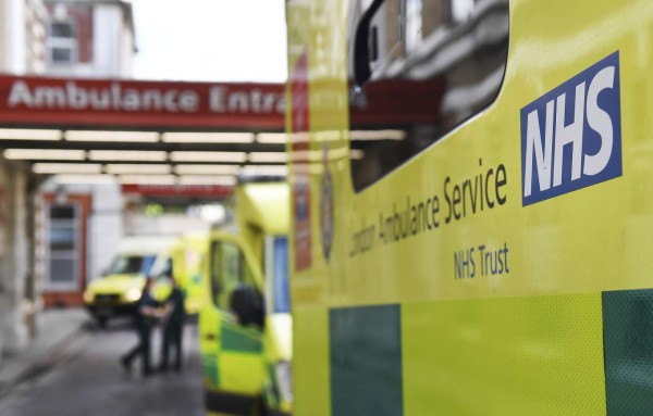 ARA1 LONDRES (REINO UNIDO), 12/05/2017.- Vista de una ambulancia en un hospital de Londres, Reino Unido, hoy 12 de mayo de 2017. Según el Servicio Nacional de Salud (NHS), los ordenadores de varios hospitales del Reino Unido han sido afectados por posibles ataques cibernéticos. EFE/Andy Rain