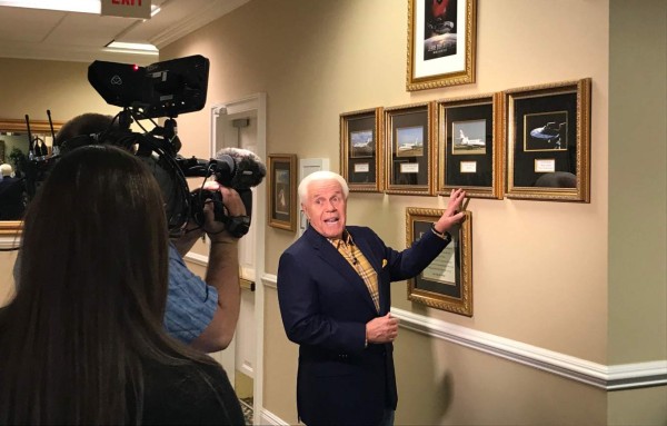 Jesse Duplantis, el pastor que pide 54 millones de dólares a sus fieles para comprar jet privado