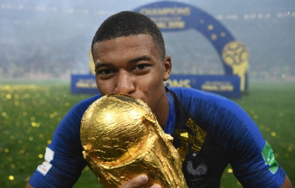 Mbappé sobre el interés del Real Madrid que quiere su fichaje: 'Me quedo al cien por ciento en el PSG'