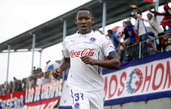 Romell Quioto mete al Olimpia en semis