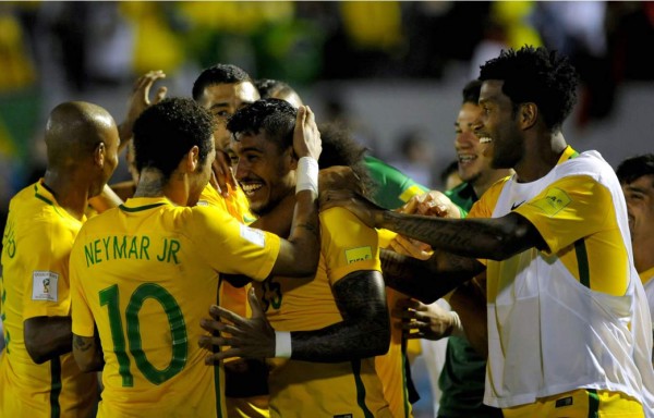 La Brasil de Neymar golea a Uruguay y queda a las puertas del Mundial de Rusia