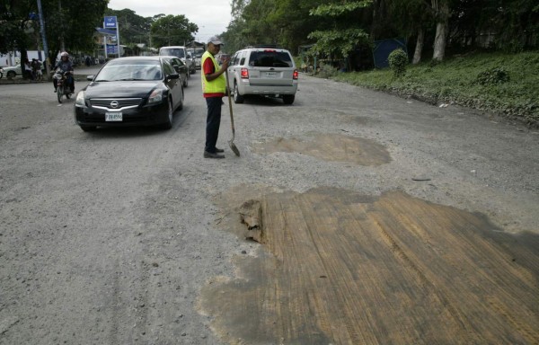 Ceibeños viven una odisea por el mal estado de las carreteras