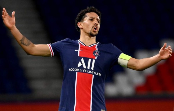 Paris Saint-Germain's Brazilian defender Marquinhos gestures during the French L1 football match between PSG and Nantes at the Parc des Princes stadium in Paris on March 14, 2021. (Photo by FRANCK FIFE / AFP)