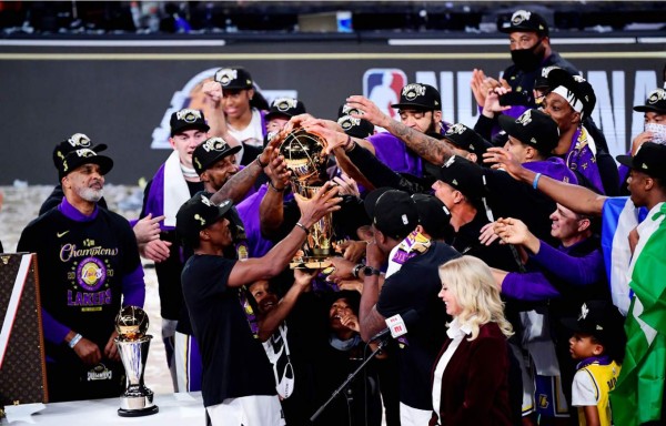 Los Lakers derrotan a Miami Heat y se consagran campeones de la NBA