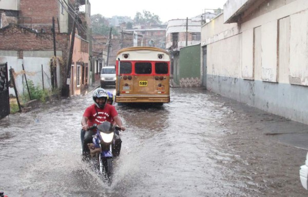 Fuertes lluvias se registran en territorio hondureño
