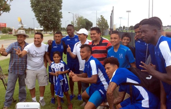 Afición hondureña en Dallas luce optimista para la Copa Oro