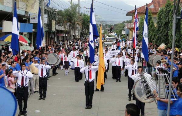 Presidente de Honduras definirá hoy detalles de desfiles