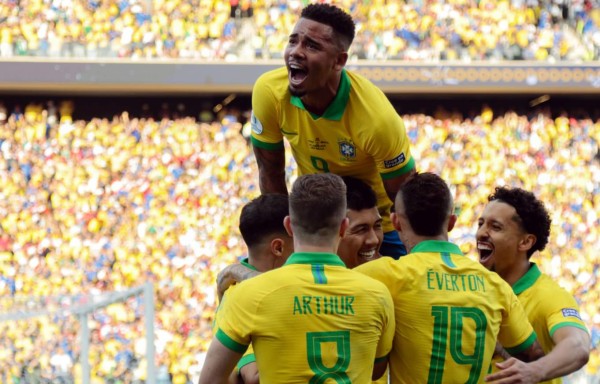 Brasil le pasa por encima a Perú y está en cuartos de final de la Copa América
