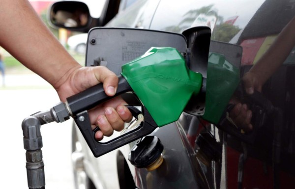 Gasolinas y diésel bajarán casi dos lempiras