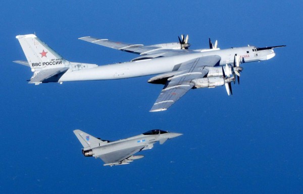 Cazas de EUA interceptan bombarderos rusos cerca de Alaska