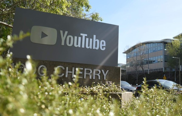 YouTube prohíbe videos que promuevan racismo o discriminación