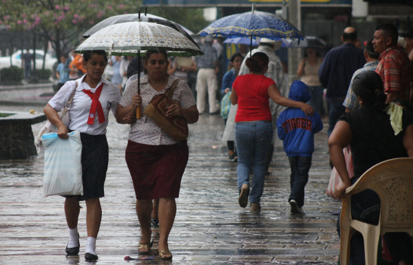 Pronostican fin de semana lluvioso en Honduras por vaguada