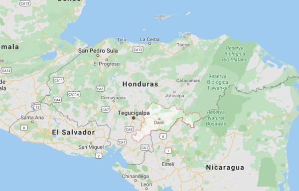 Dos muertos y 20 heridos al caer pick-up en una hondonada en El Paraíso