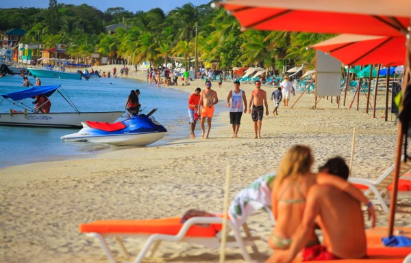 Turistas moverán más de L2,000 millones en feriado Morazánico