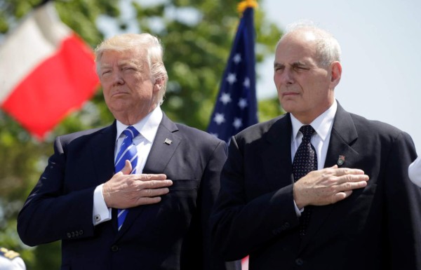 Kelly dice que es un 'castigo de Dios' trabajar para Trump