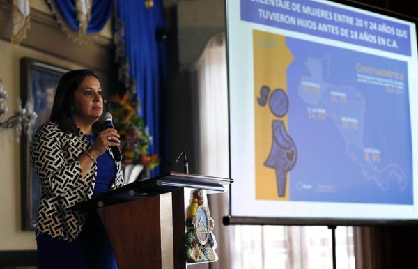 Gobierno de Honduras lanza plan para prevenir embarazos en adolescentes