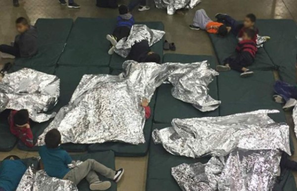 Revelan los horrores que sufren niños inmigrantes en 'prisión' en EEUU